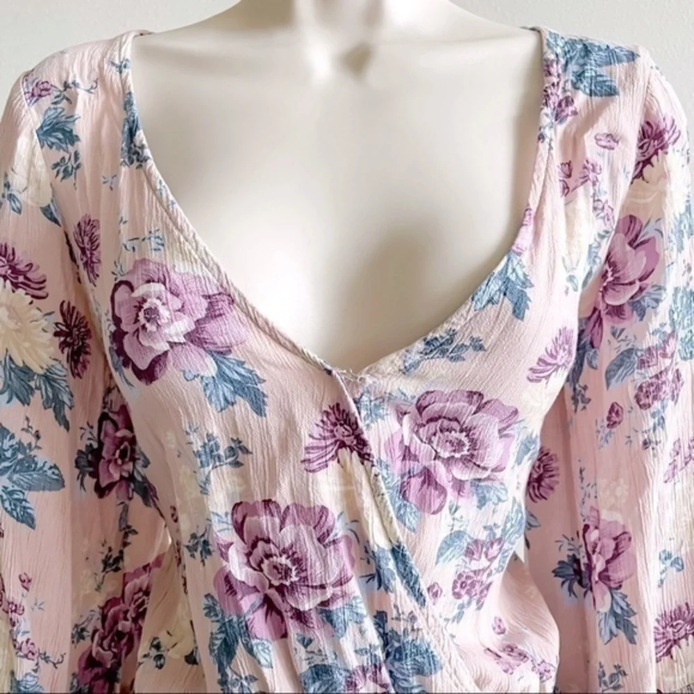 American Eagle Outfitter Floral Romper - Picture 3 of 7